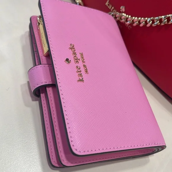 Kate Spade Madison Medium Bifold Wallet
Surf Pink
NWT - Picture 13 of 16